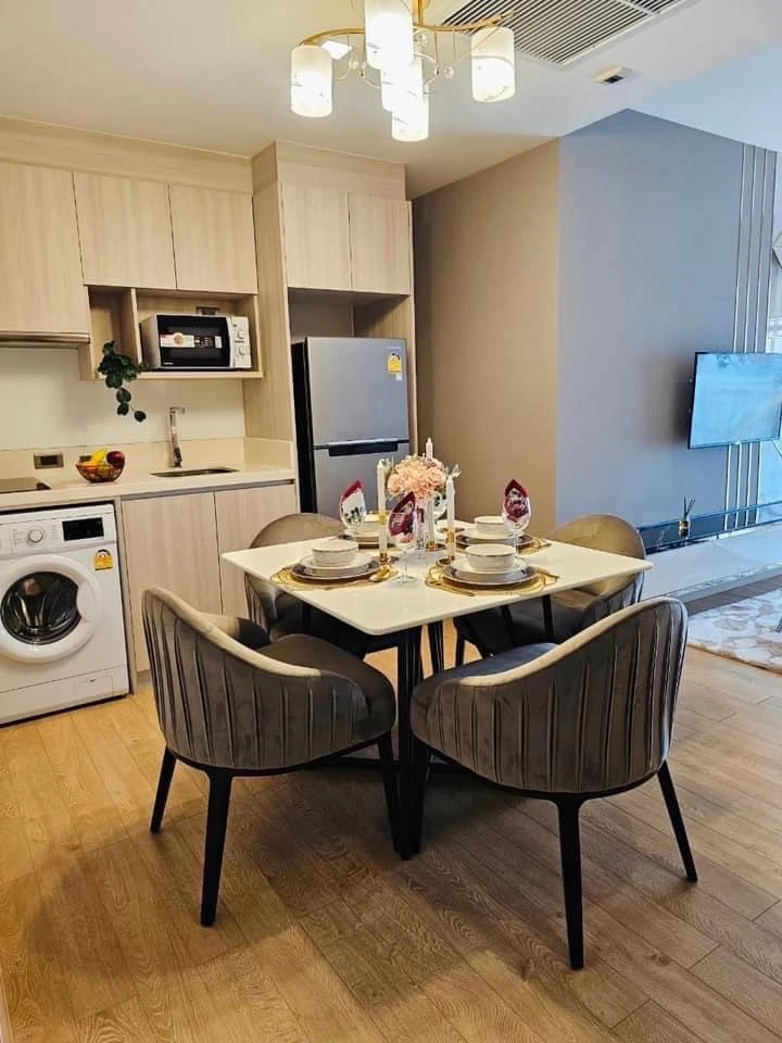 For rent: Infinity One, 29th floor, beautiful room, fully decorated, ready to move in immediately. If interested, hurry and reserve now. Don't miss ou