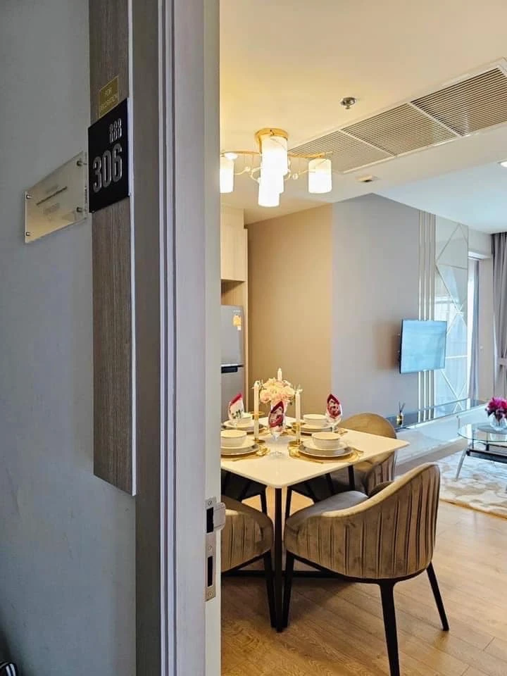 For rent: Infinity One, 29th floor, beautiful room, fully decorated, ready to move in immediately. If interested, hurry and reserve now. Don't miss ou