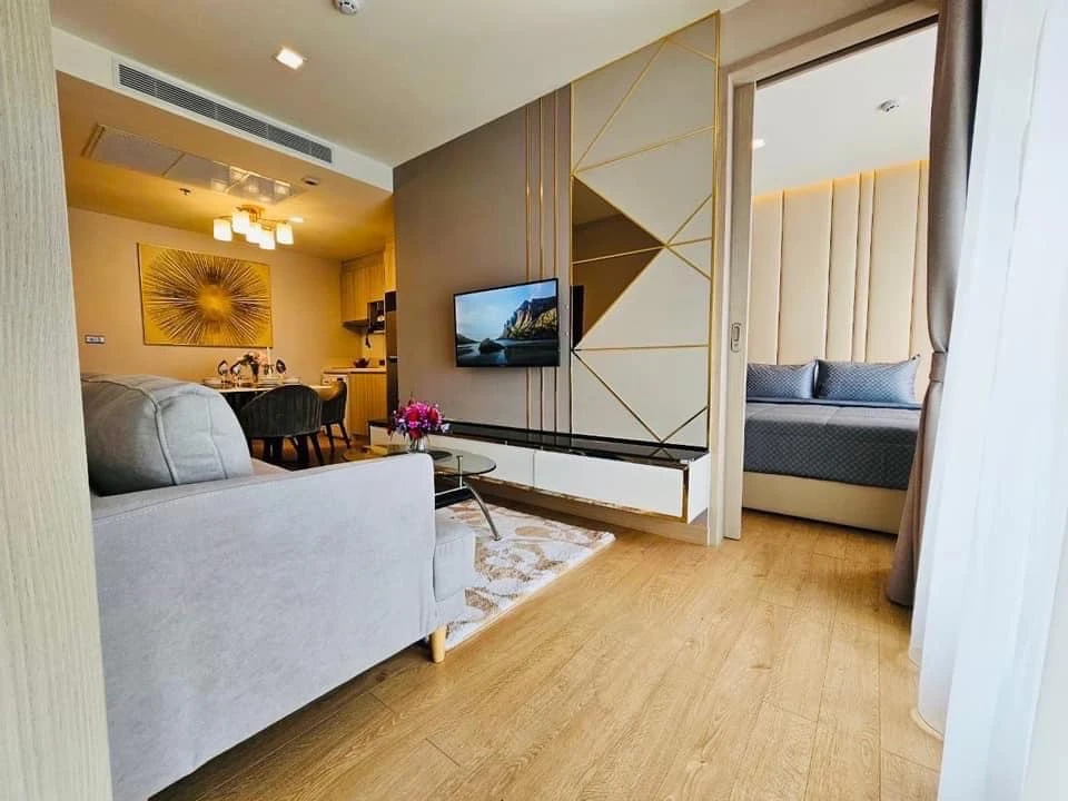 For rent: Infinity One, 29th floor, beautiful room, fully decorated, ready to move in immediately. If interested, hurry and reserve now. Don't miss ou