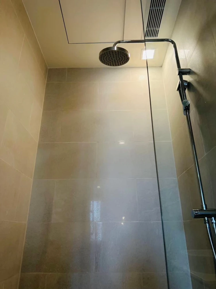 For rent: Infinity One, 29th floor, beautiful room, fully decorated, ready to move in immediately. If interested, hurry and reserve now. Don't miss ou