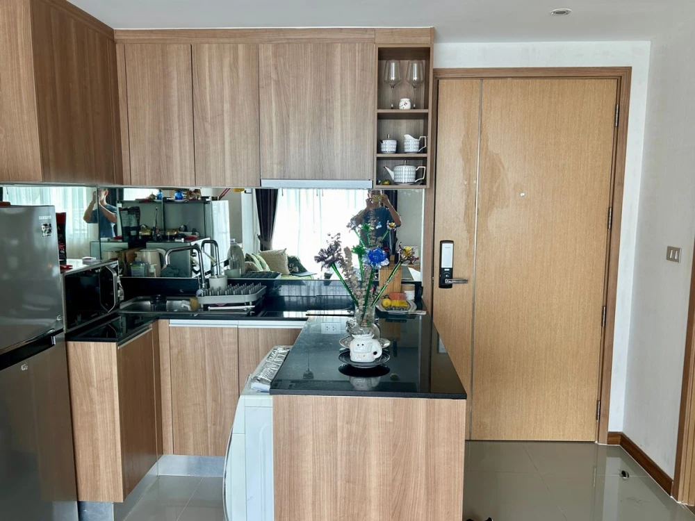 For rent: Inter Lux Premier Sukhumvit 13, 8th floor, fully furnished, very livable. Book now!