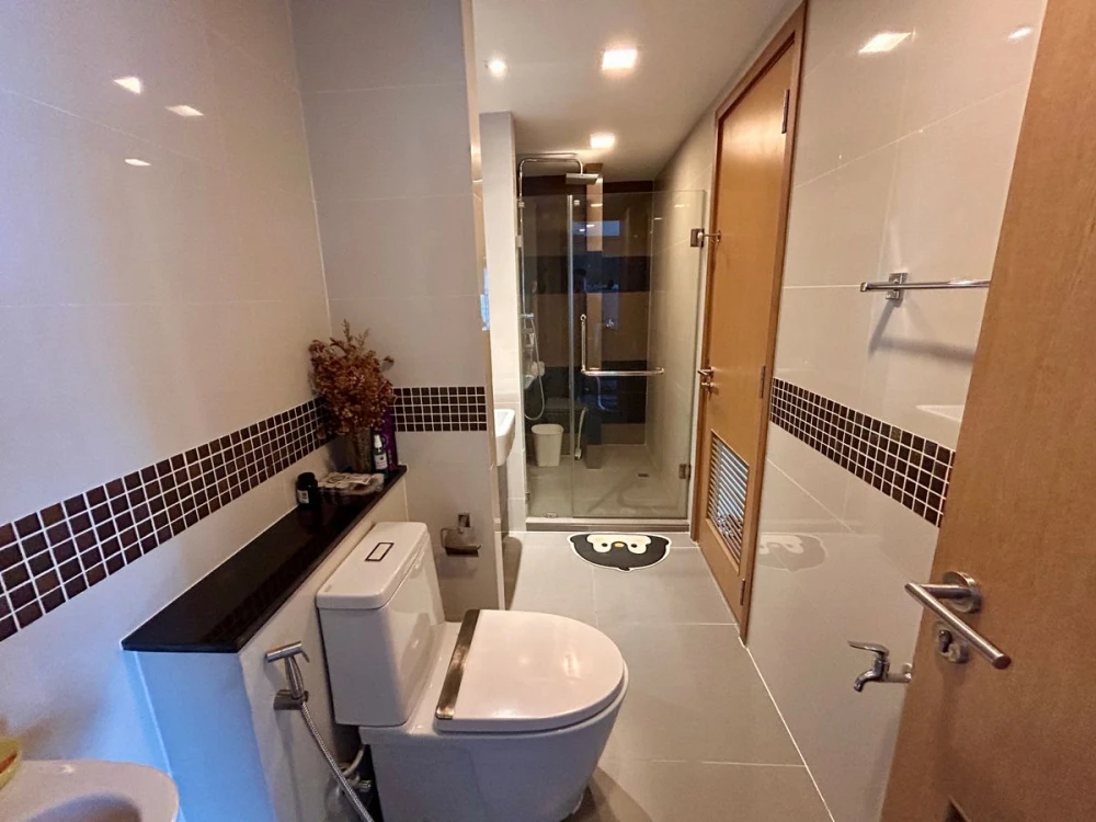 For rent: Inter Lux Premier Sukhumvit 13, 8th floor, fully furnished, very livable. Book now!
