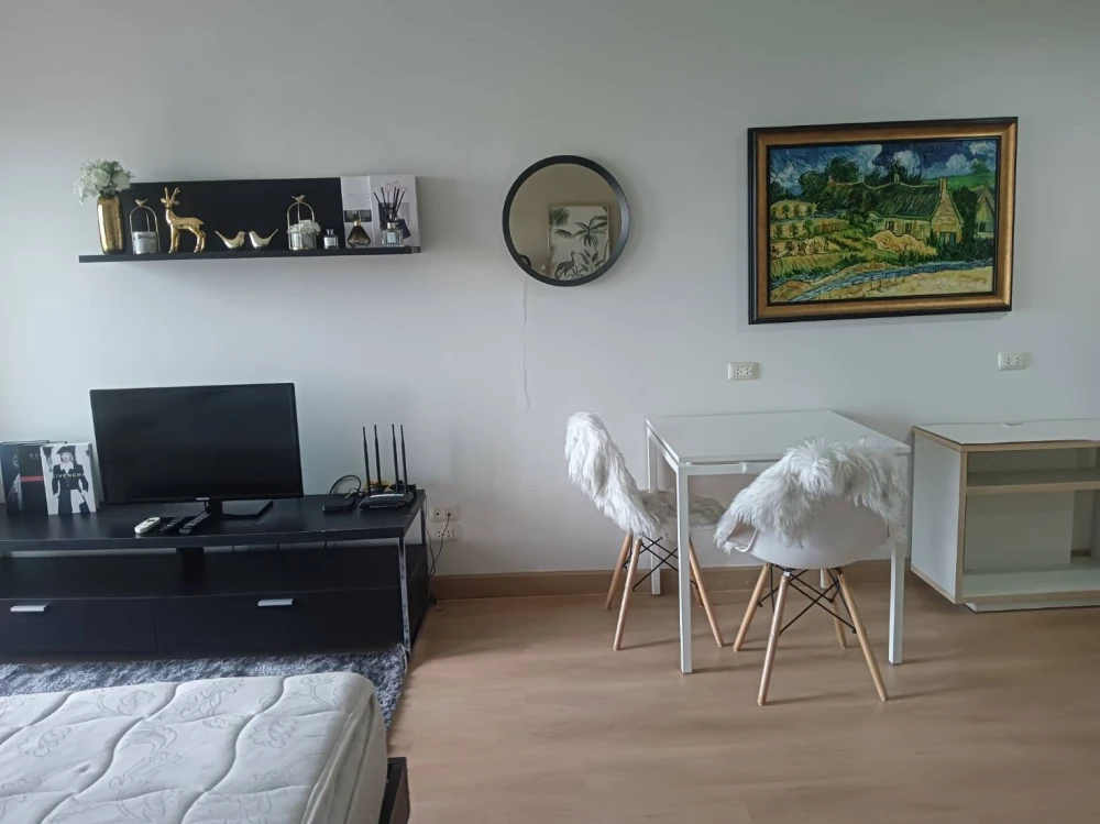 For rent: Iris Avenue Onnuch – Wongwan, 6th floor, nice room, fully furnished, reserve now.