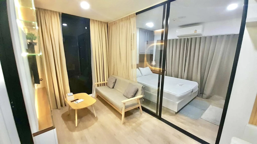 For rent: IVORY Ratchada 32, 1 bedroom, 1 bathroom, fully furnished, beautiful unblocked view. Don't miss out!