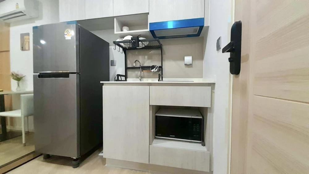 For rent: IVORY Ratchada 32, 1 bedroom, 1 bathroom, fully furnished, beautiful unblocked view. Don't miss out!