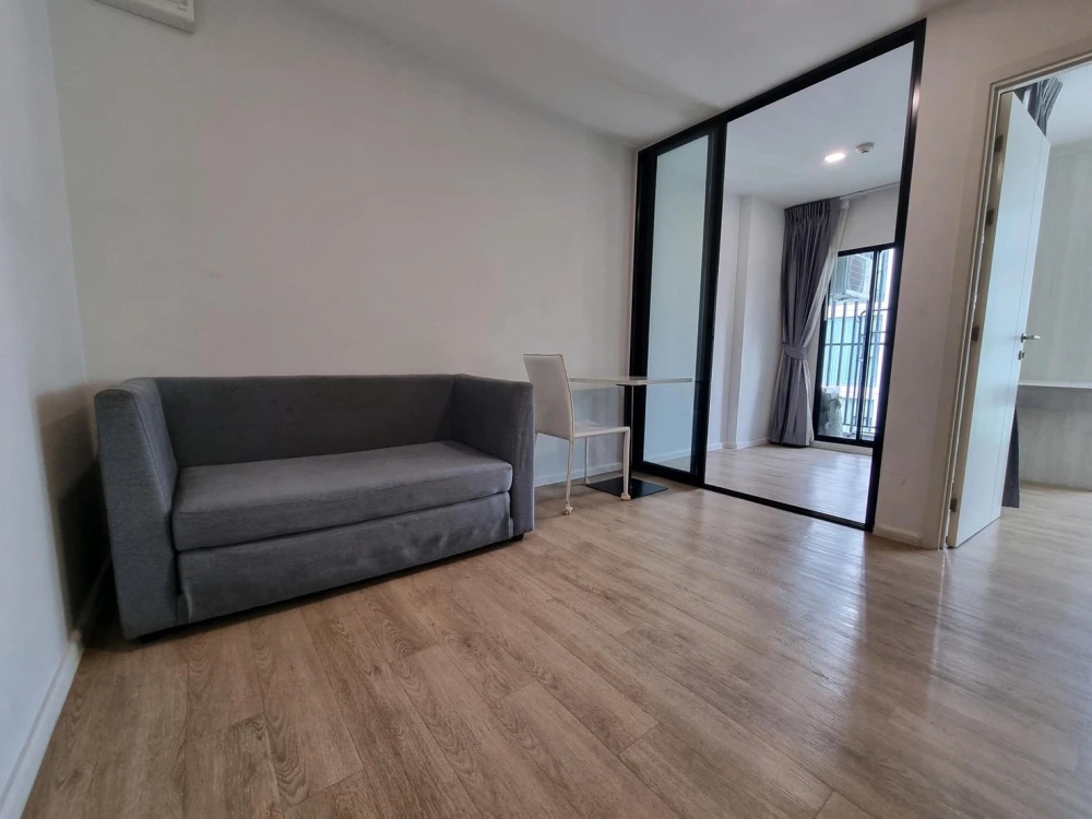 For rent: IVORY Ratchada 32, 7th floor, fully furnished. Book now!