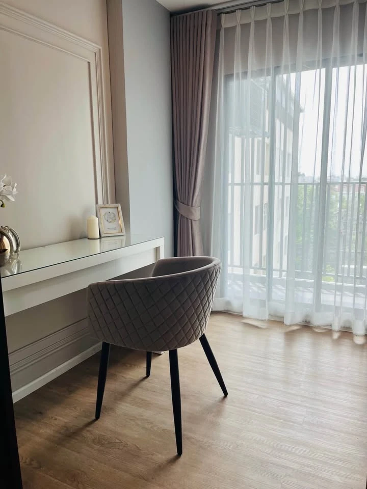 For rent: Ivory Ratchada 32, swimming pool view, beautifully decorated, complete with electrical appliances. I must say that you must book.