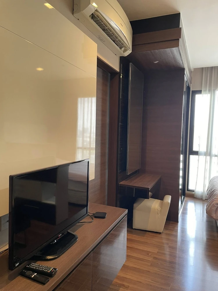 For rent: Ivy Ampio Ratchada, high floor, ready to move in, fully furnished. Reserve now, don't miss out!!!