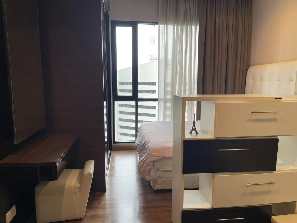 For rent: Ivy Ampio Ratchada, high floor, ready to move in, fully furnished. Reserve now, don't miss out!!!