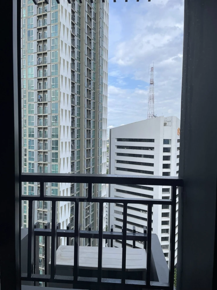 For rent: Ivy Ampio Ratchada, high floor, ready to move in, fully furnished. Reserve now, don't miss out!!!