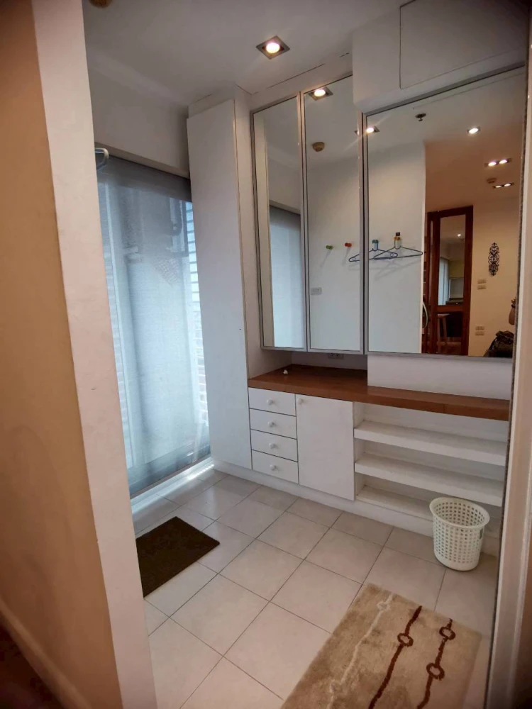 For rent: Ivy River Ratburana, 8th floor. A lovely, fully furnished unit. Book now!