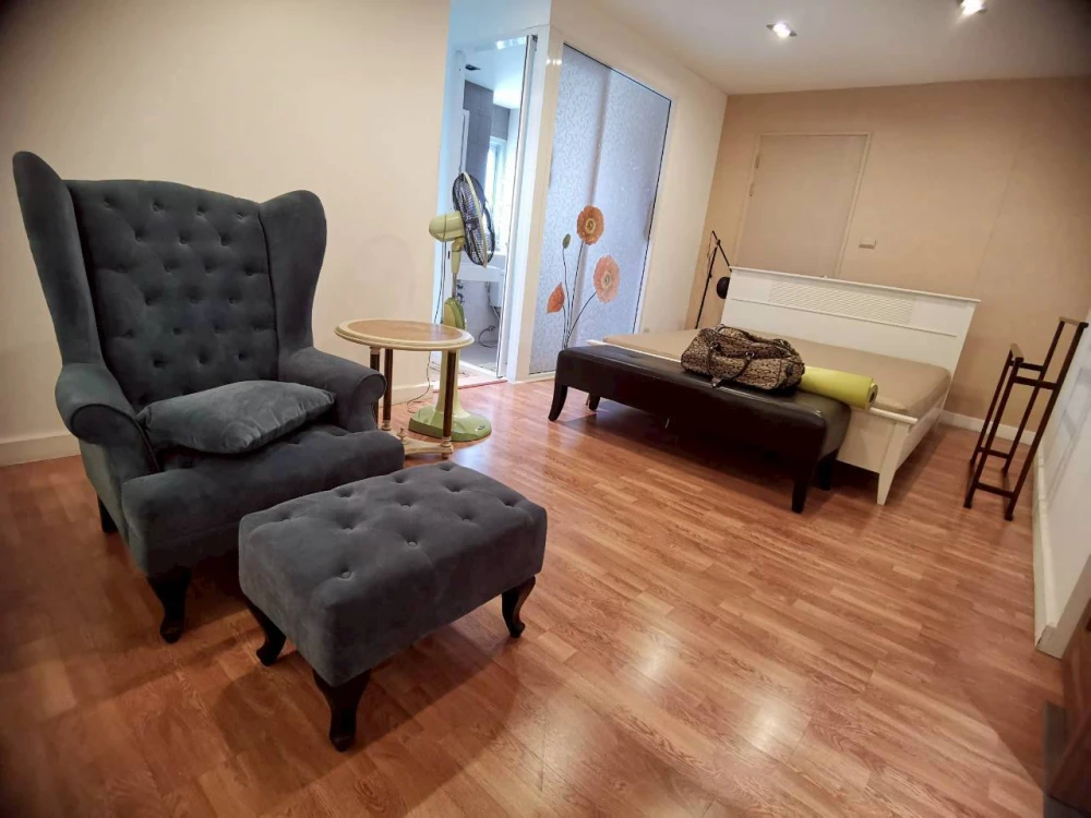 For rent: Ivy River Ratburana, 8th floor. A lovely, fully furnished unit. Book now!