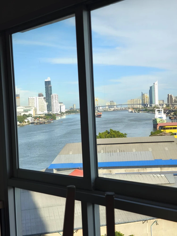For rent: Ivy River Ratburana, 8th floor. A lovely, fully furnished unit. Book now!