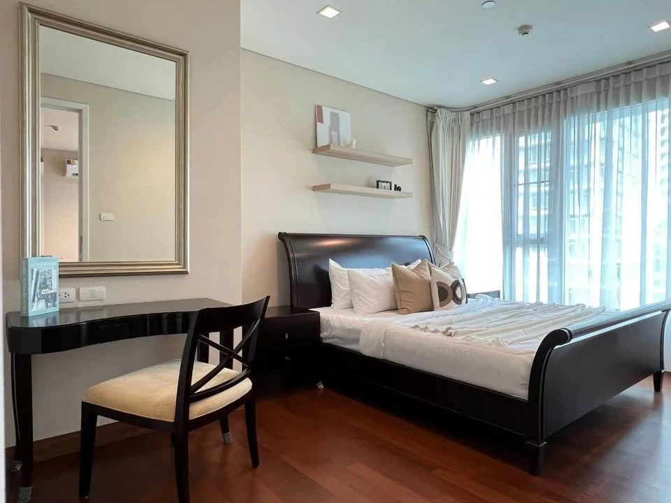 For rent: IVY THONGLOR, 2 bedrooms, spacious living area, fully furnished, complete amenities. Book now!