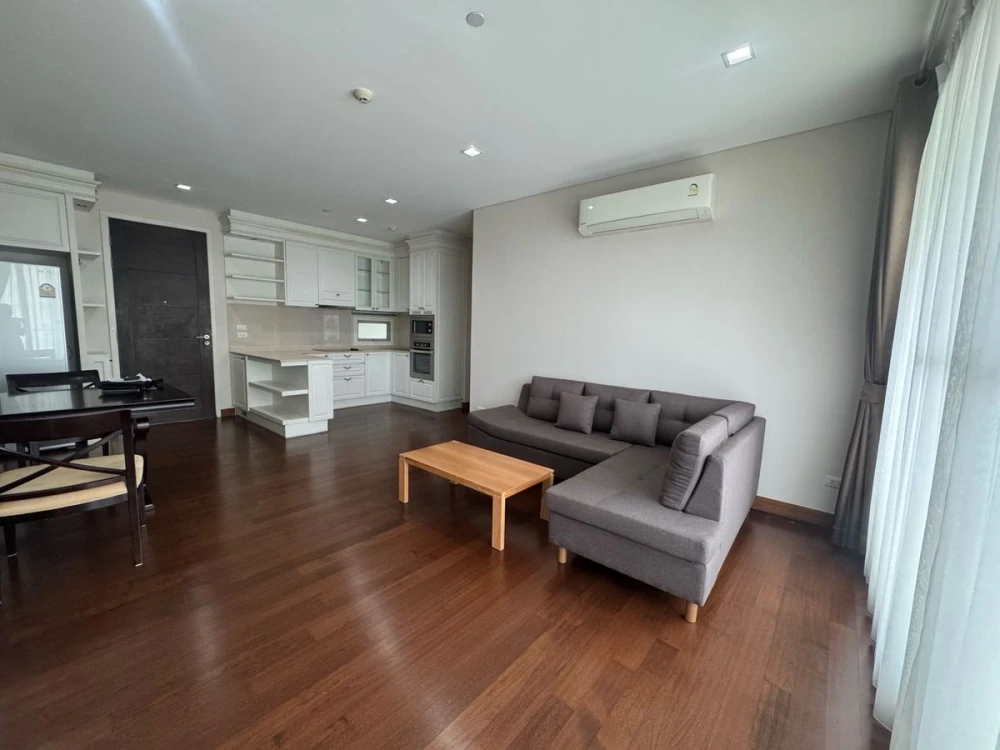 For rent: IVY THONGLOR, 9th floor, fully furnished room, move in ready. Reserve now, don't miss out!