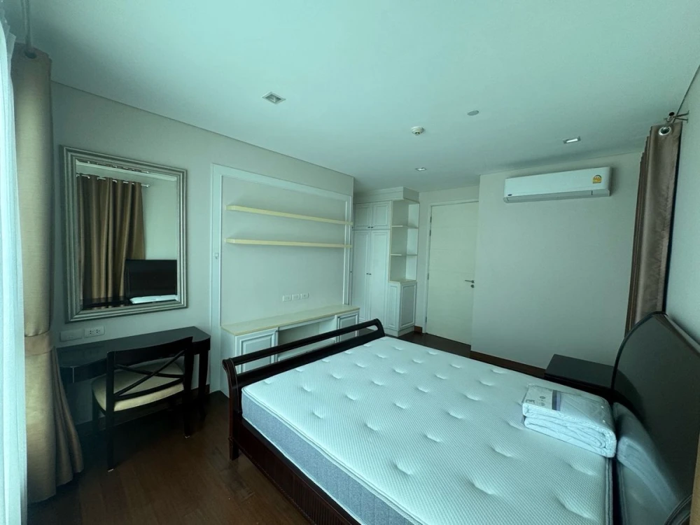 For rent: IVY THONGLOR, 9th floor, fully furnished room, move in ready. Reserve now, don't miss out!
