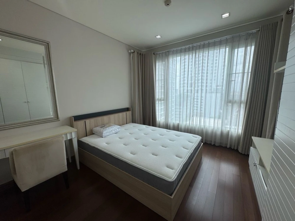 For rent: IVY THONGLOR, 9th floor, fully furnished room, move in ready. Reserve now, don't miss out!