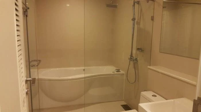 For rent: IVY THONGLOR, beautifully decorated room with a theme, comes with a large sofa that is comfortable to sit on. Reserve now.