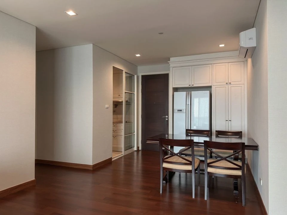For rent: Ivy Thonglor, 2 bedrooms, 2 bathrooms, very spacious, fully furnished. Interested? Reserve now!