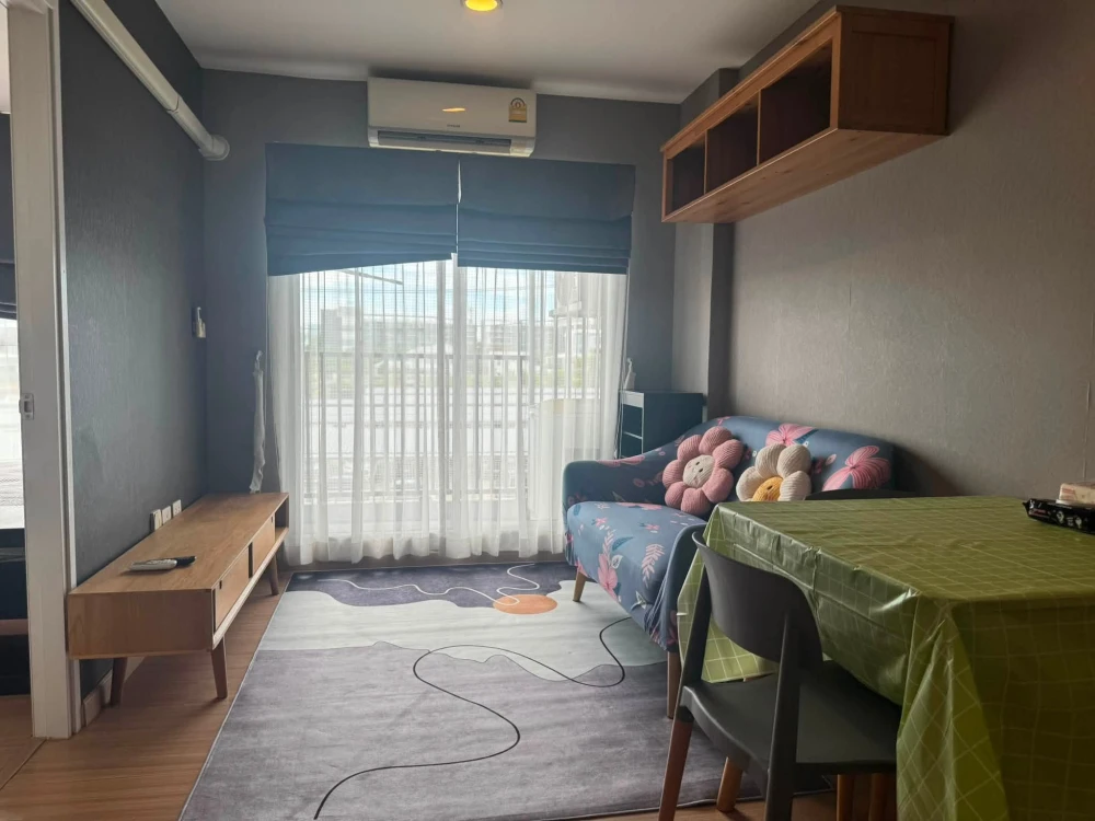 For rent, J Condo Rama 2, corner room, not crowded. Plenty of usable space in a good location, but can't you just look and reserve?