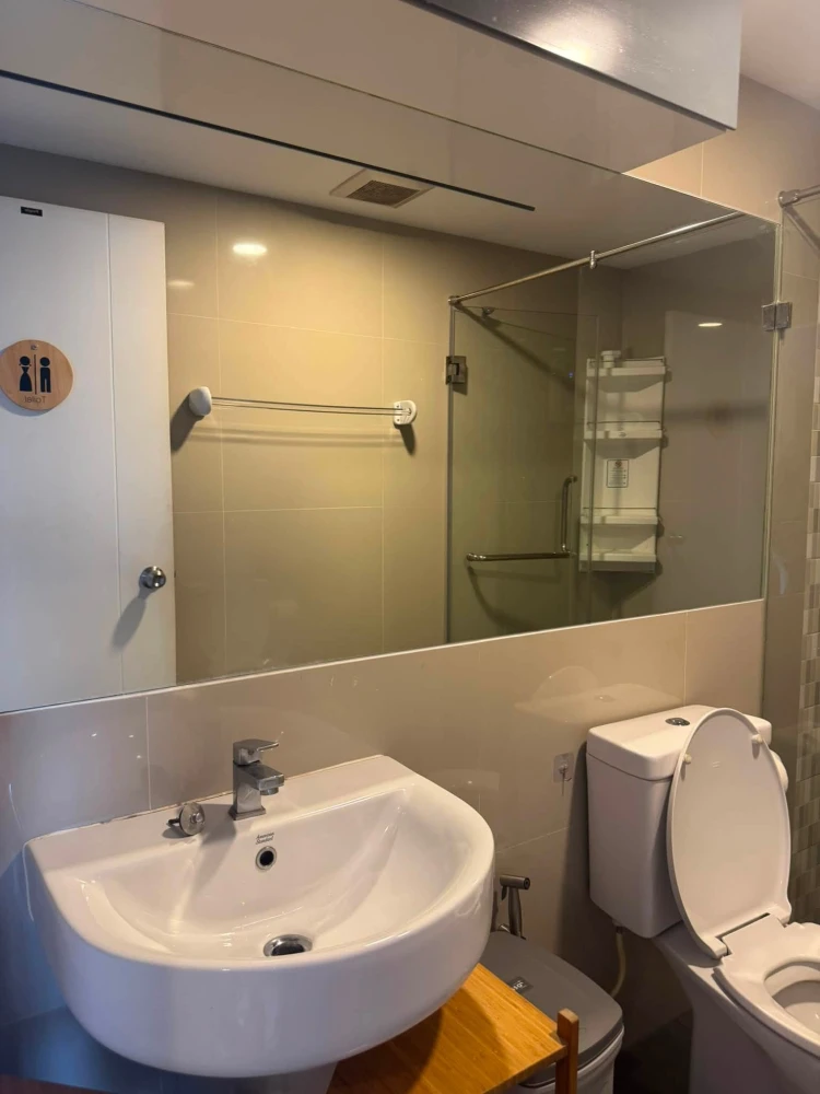 For rent, J Condo Rama 2, corner room, not crowded. Plenty of usable space in a good location, but can't you just look and reserve?