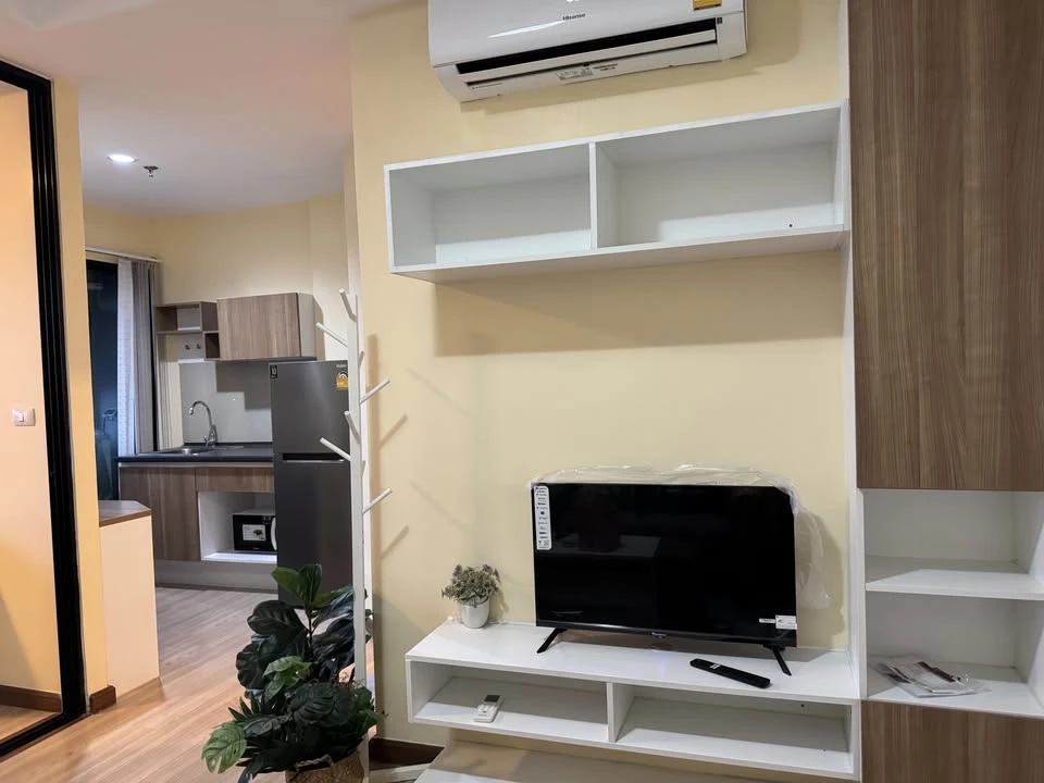 For rent: J Condo Sathorn-Kallaprapruk, 1 bedroom, fully furnished. You can't miss this!