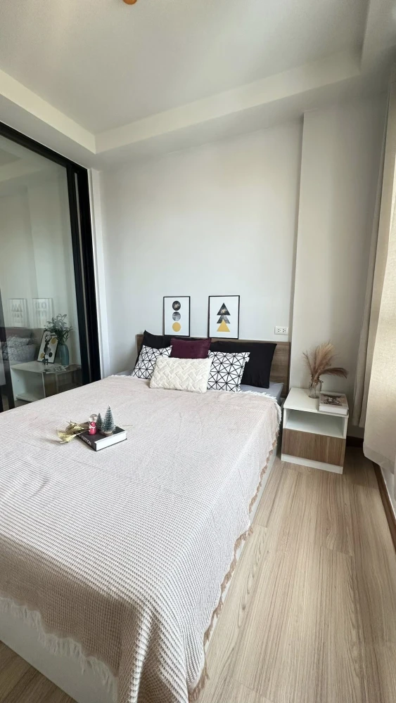 For rent: J Condo Sathorn-Kallaprapruk, a lovely room, decorated in a controlled tone, comes with complete furniture, hurry and book now!