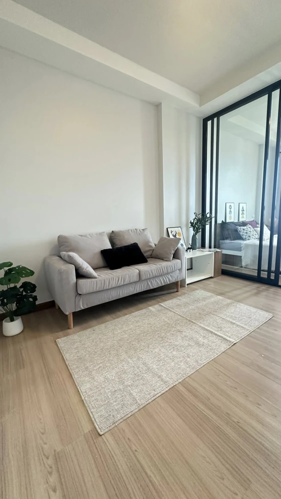 For rent: J Condo Sathorn-Kallaprapruk, a lovely room, decorated in a controlled tone, comes with complete furniture, hurry and book now!