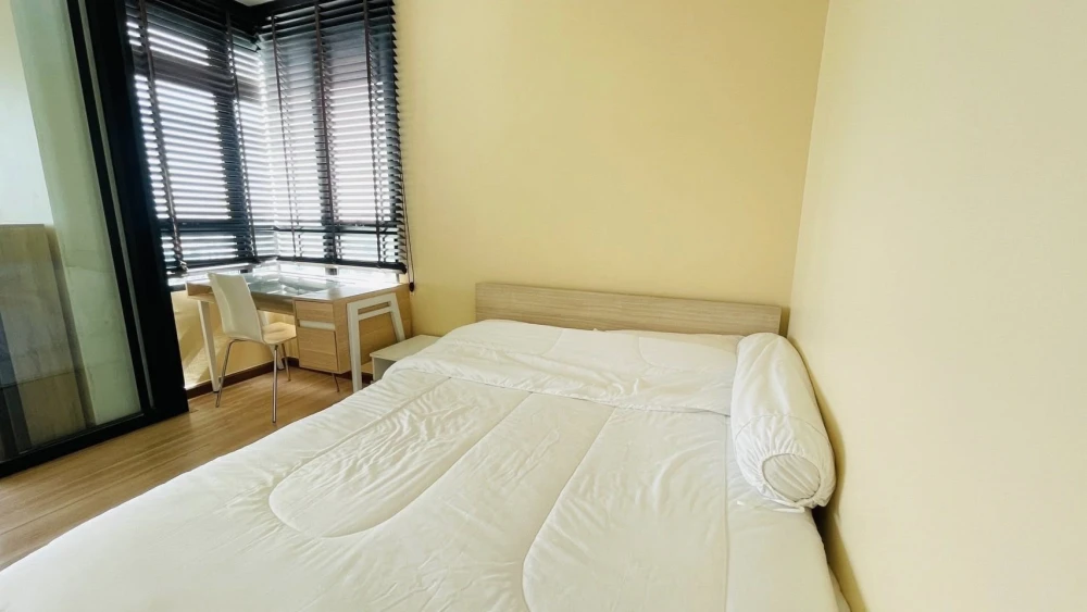For rent: J Condo Sathorn-Kallaprapruk, ready to move in, furnished, good price, reserve now!