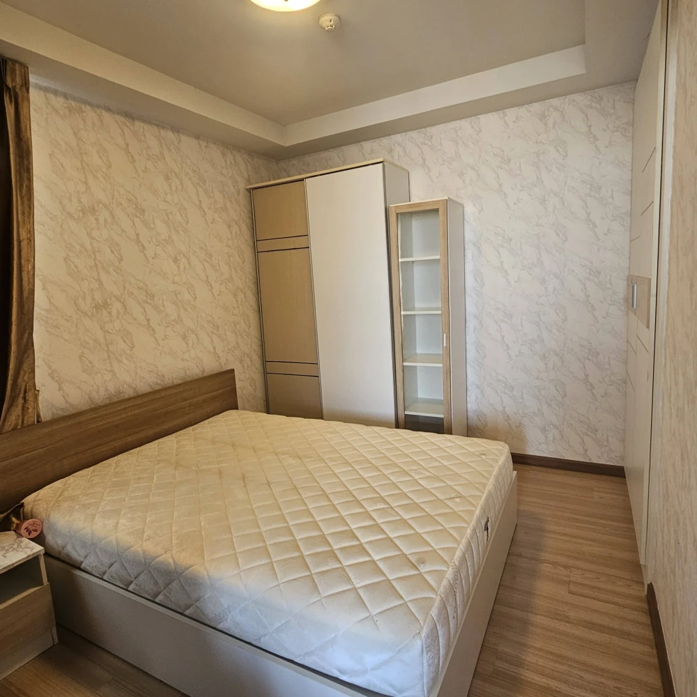 For rent: J Condo Sathorn-Kanlapaphruek, 21st floor, corner unit with the best view! Spacious room, fully furnished, just bring your suitcase and move