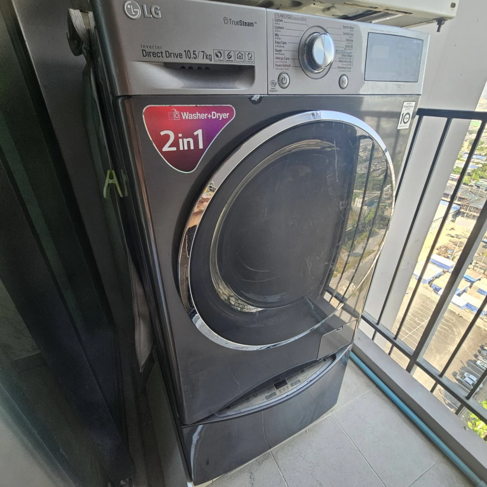 For rent: J Condo Sathorn-Kanlapaphruek, 21st floor, corner unit with the best view! Spacious room, fully furnished, just bring your suitcase and move