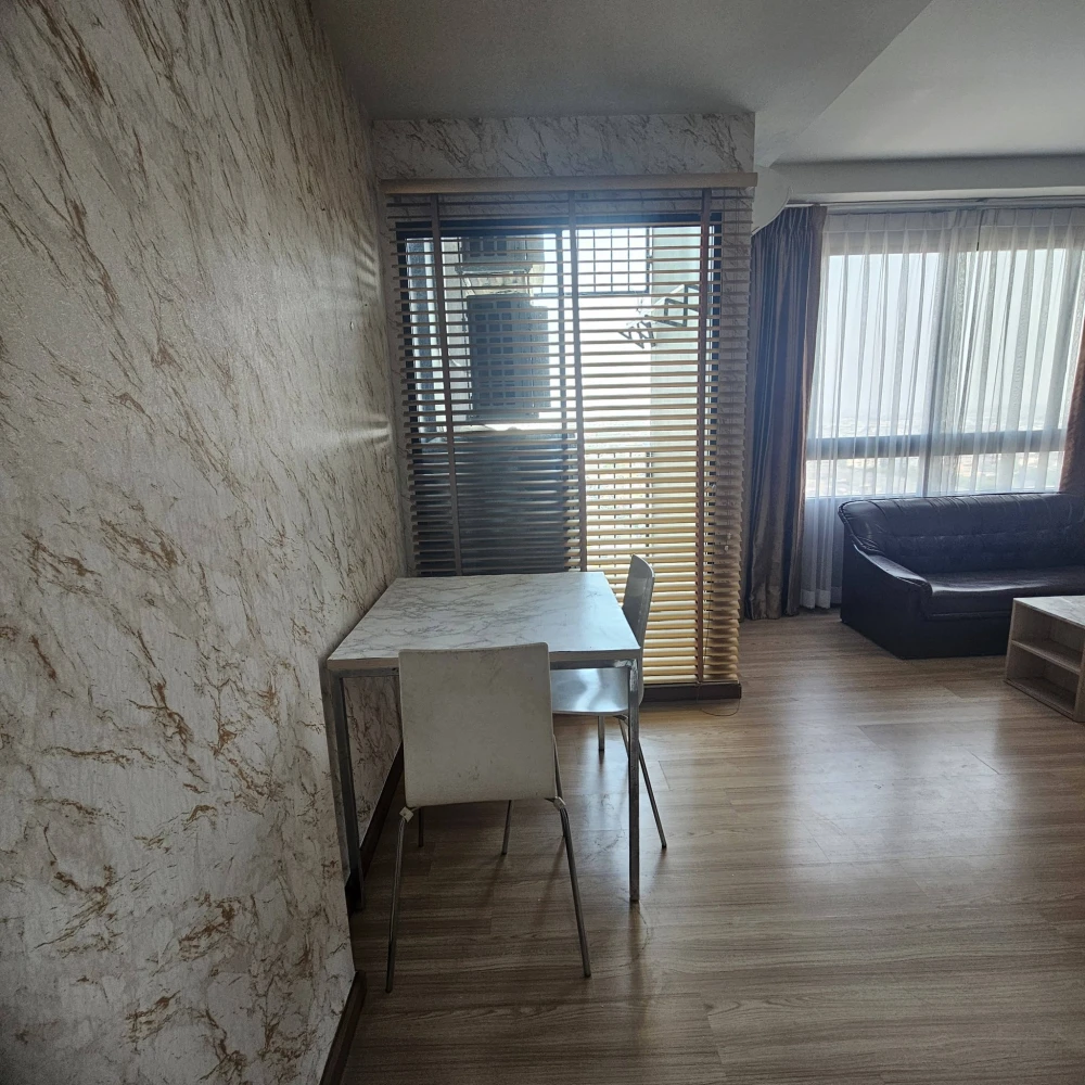 For rent: J Condo Sathorn-Kanlapaphruek, 21st floor, corner unit with the best view! Spacious room, fully furnished, just bring your suitcase and move
