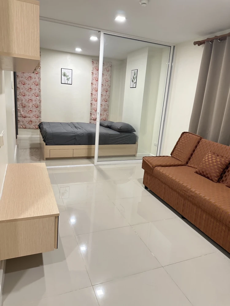 For rent: JW Condo @ Donmuang, spacious room, comes with a very good price. I must say that you must not miss it.