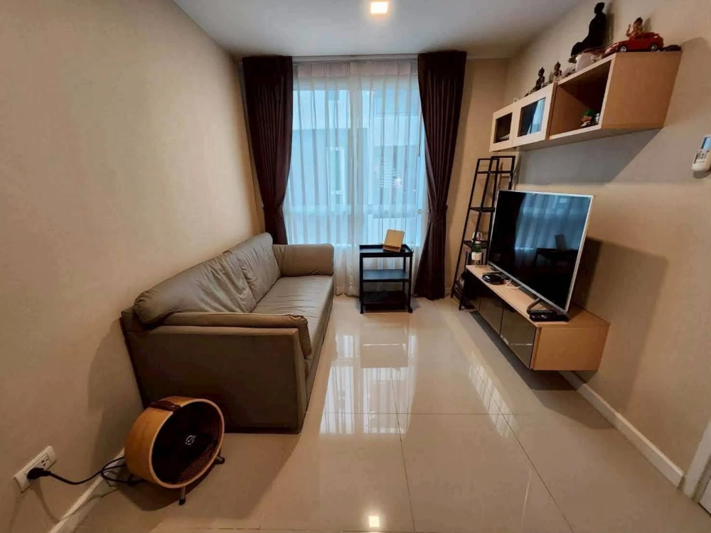 For rent: JW Condo @ Donmuang, corner unit for privacy, 5th floor, unobstructed view, fully furnished with appliances. Book now!