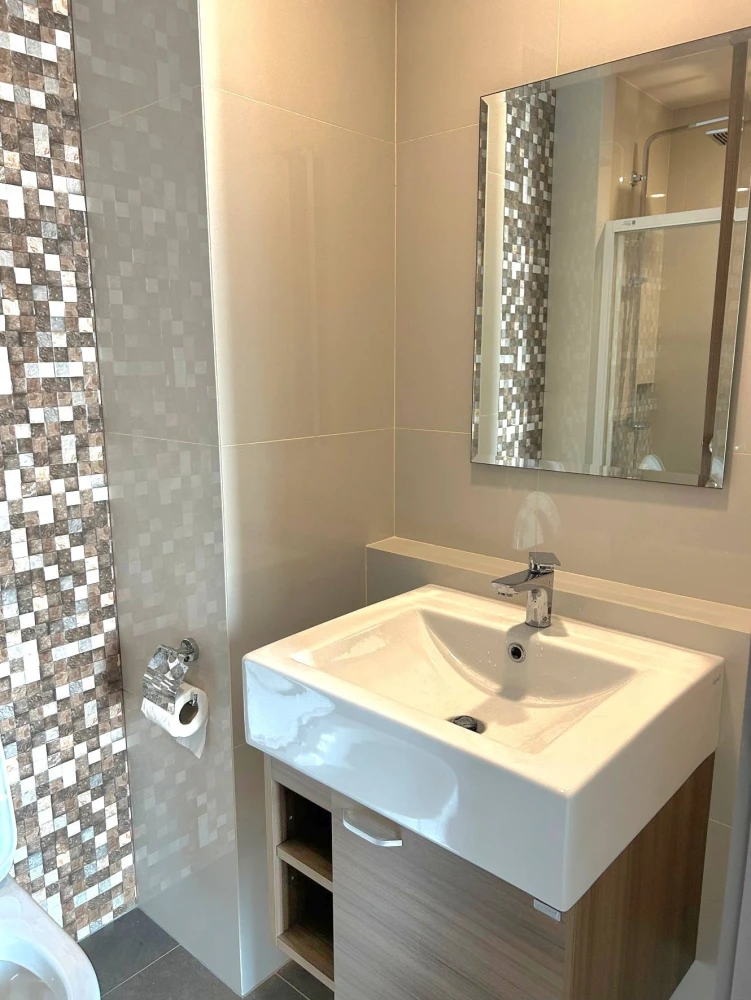 For rent: JW Station @ Ramintra, 8th floor, fully furnished room, very comfortable bed, convenient travel, hurry and book now!