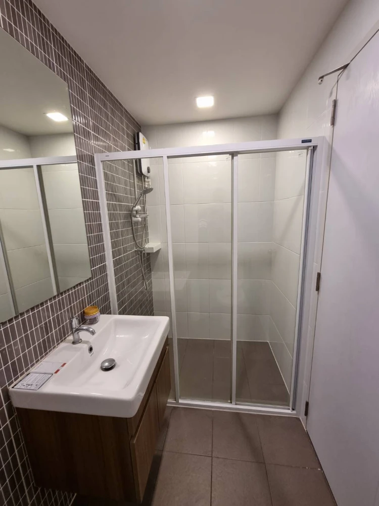 For rent: Kave Condo, 5th floor, partitioned room, fully furnished, move in with your bags immediately. Reserve now, don't miss out.