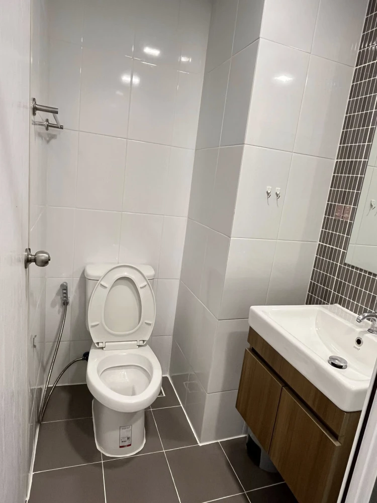 Kave Condo for rent, 8th floor, separate room, fully furnished, ready to move in. Interested? Reserve now, don't miss out!
