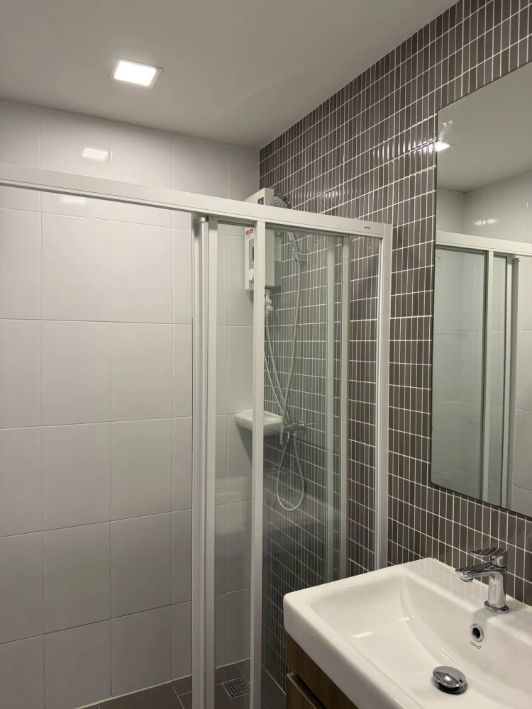 Kave Condo for rent, 8th floor. Nice room, fully furnished. Book now!