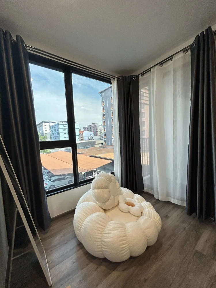For rent: Kave Embryo Rangsit, a lovely room on the 3rd floor, fully furnished with appliances. Book now!