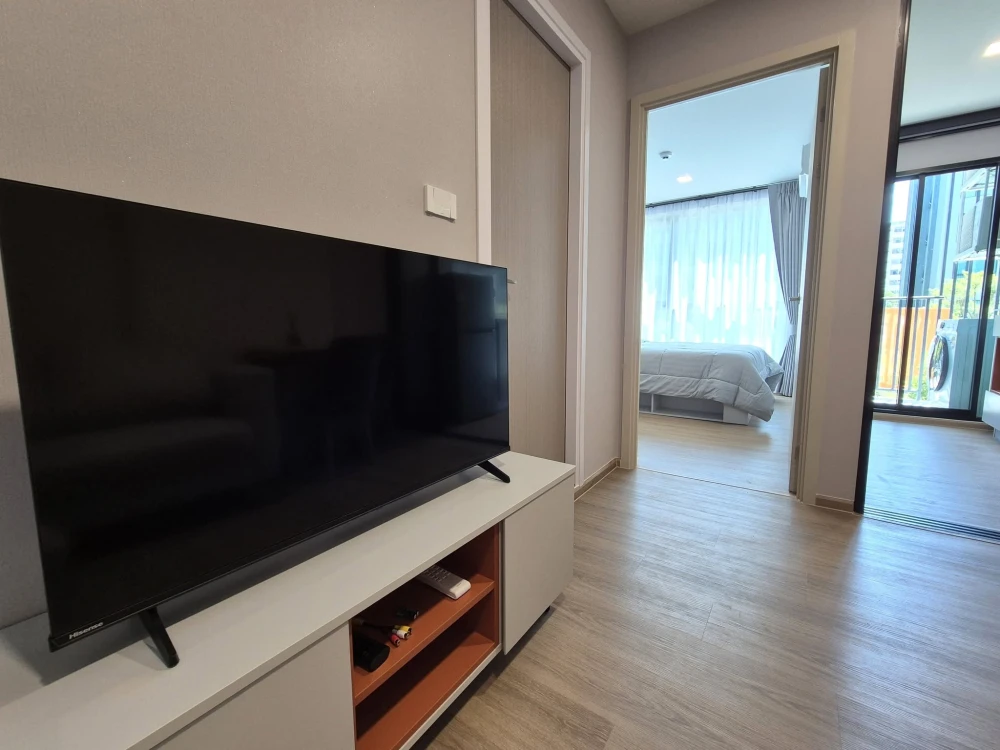 For rent: Kave Luminous Bangmod 1 Bedroom Exclusive, 4th floor, pool view. Convenient and fully furnished. Book now!