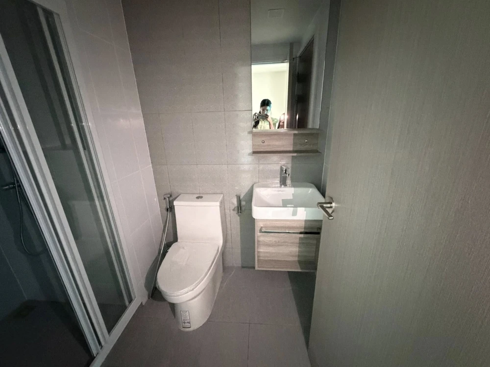 For rent: Kave Luminous Bangmod, 8th floor, fully furnished unit, ready to move in. Book now, don't wait!