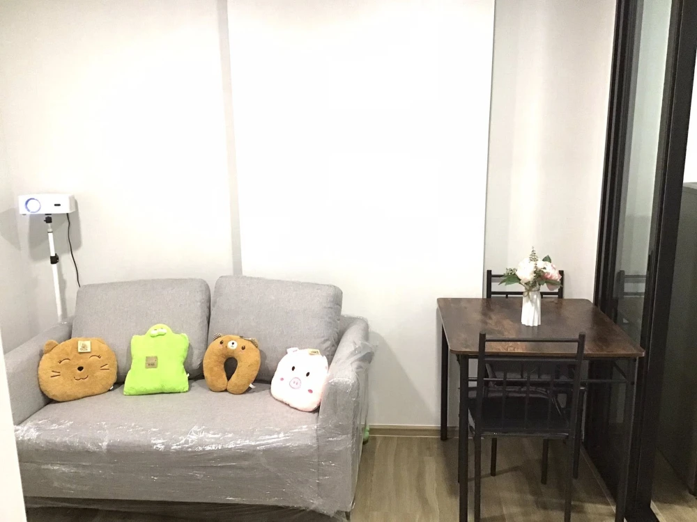 For rent: KAVE LUMINOUS BANGMOD, 1 BEDROOM EXCLUSIVE unit, pool view, fully furnished. A must-see!