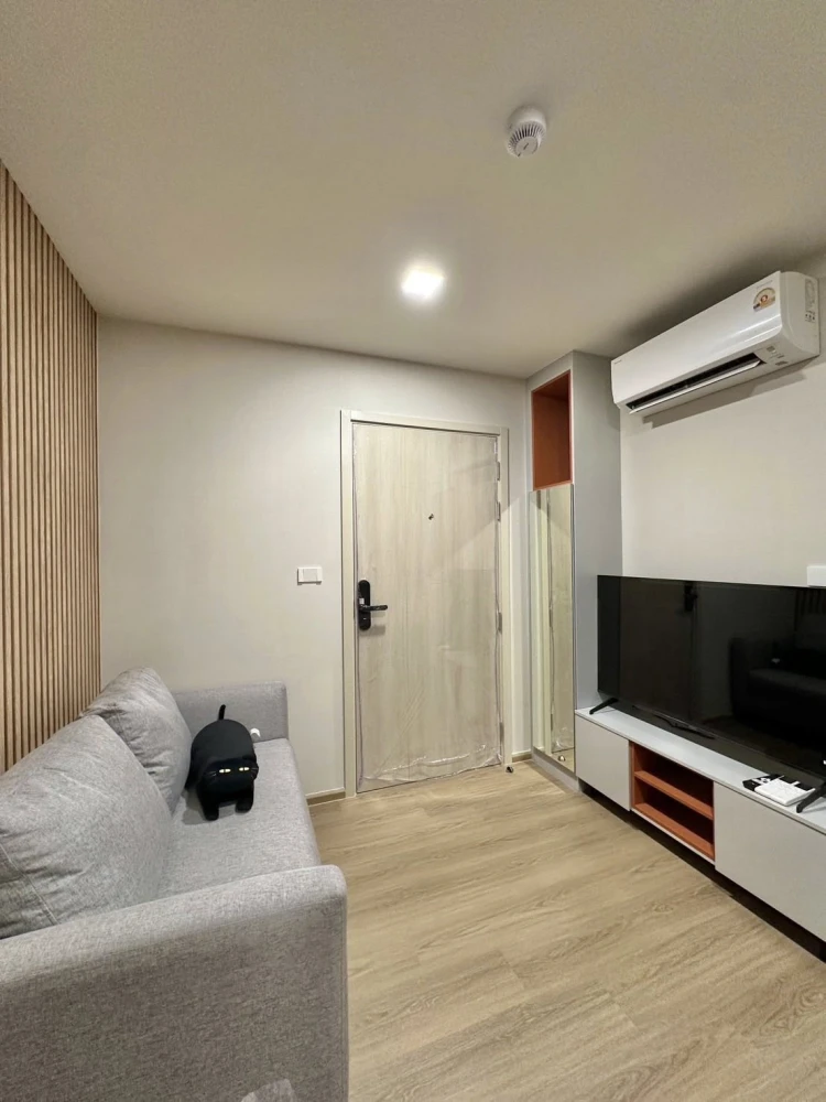 For rent: KAVE LUMINOUS BANGMOD. Beautifully decorated unit with high-quality built-in furniture. Amazing price! Book today! Don't miss out!