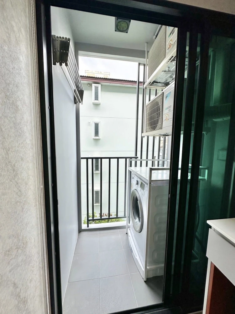 For rent: KAVE LUMINOUS BANGMOD. Beautifully decorated unit with high-quality built-in furniture. Amazing price! Book today! Don't miss out!