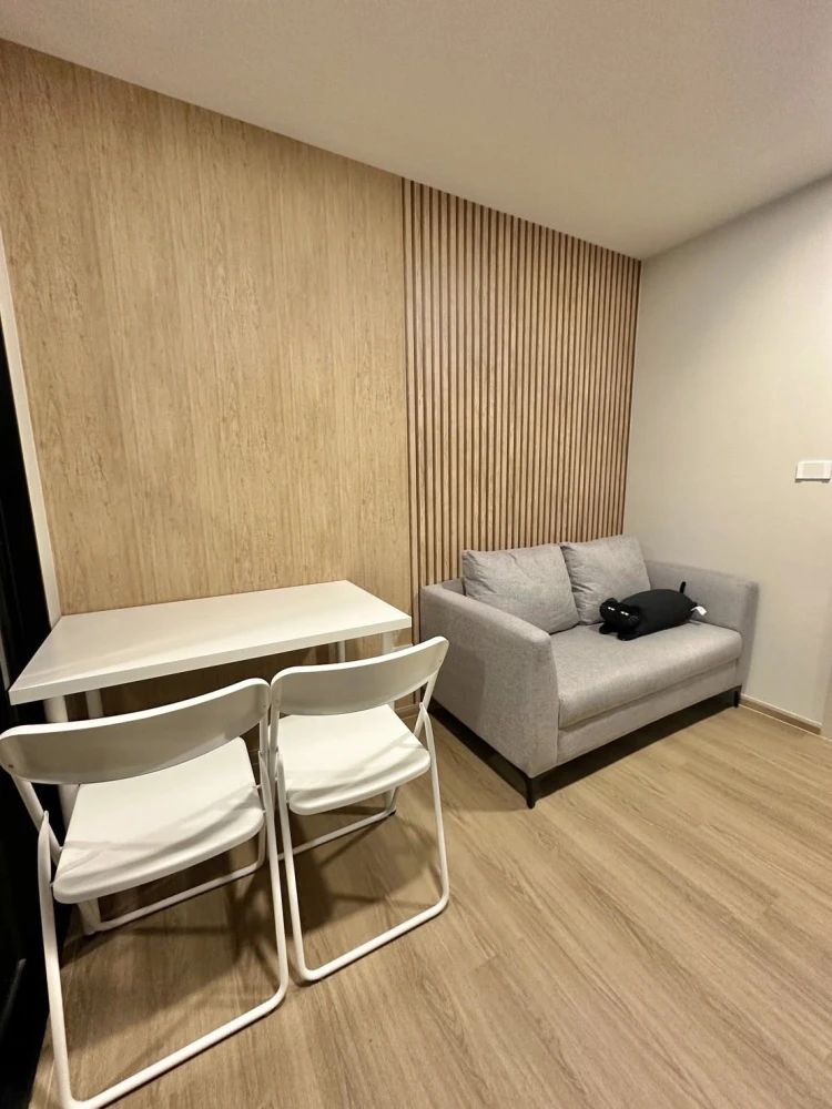 For rent: KAVE LUMINOUS BANGMOD. Beautifully decorated unit with high-quality built-in furniture. Amazing price! Book today! Don't miss out!