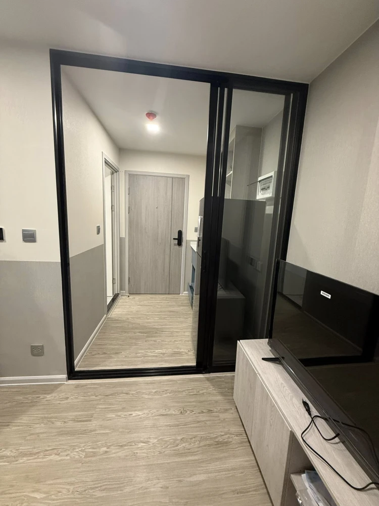 For rent: Kave Seed Kaset, a room with separate partitions, perfectly divided into zones, a great price. Come reserve today, don't miss out!