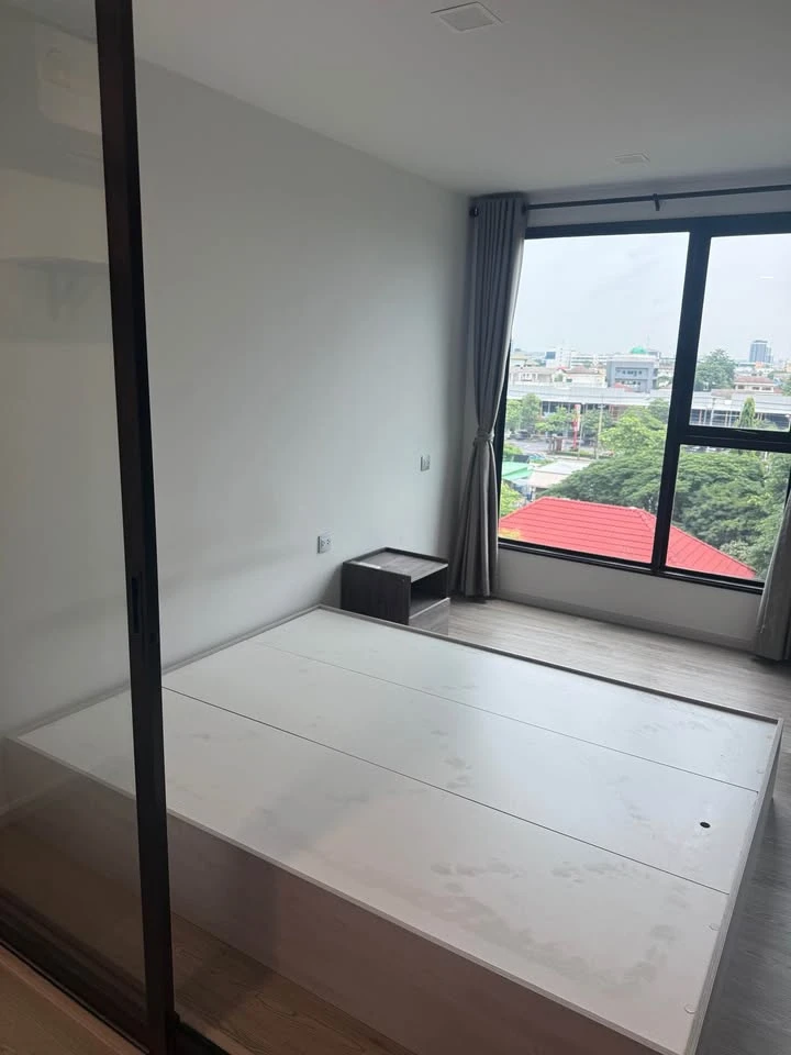 For rent: Kave Seed Kaset, 6th floor unit. Fully furnished, including a washing machine. You can't miss this opportunity!
