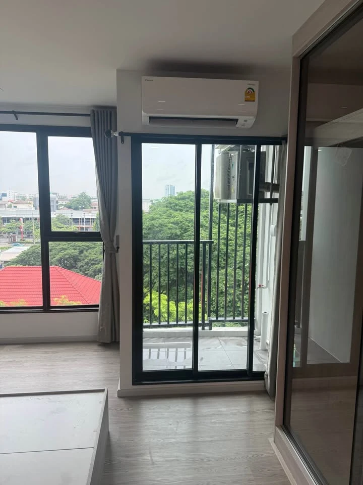 For rent: Kave Seed Kaset, 6th floor unit. Fully furnished, including a washing machine. You can't miss this opportunity!