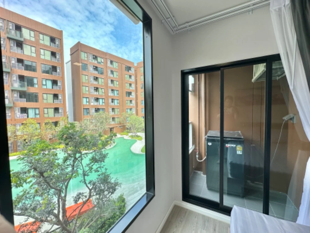 Kave Town Colony Studio for rent, decorated in a cool theme, with a beautiful swimming pool view, fully furnished, reserve now!
