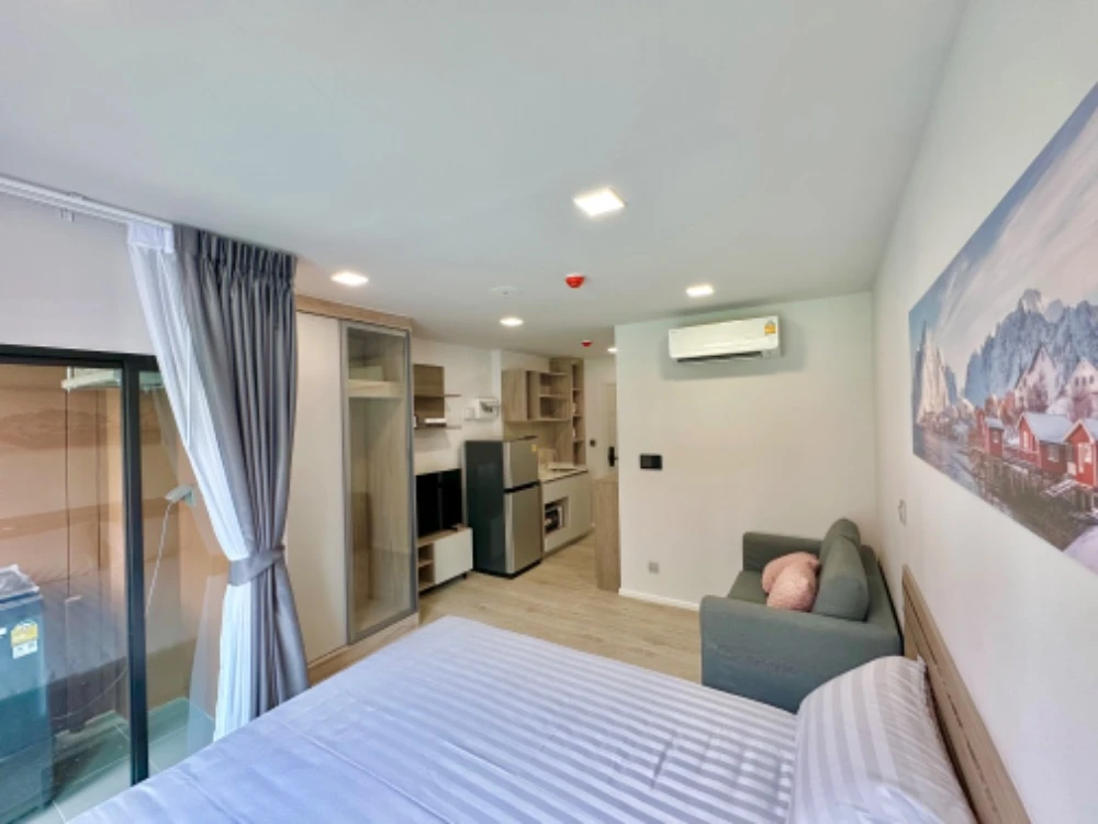 Kave Town Colony Studio for rent, decorated in a cool theme, with a beautiful swimming pool view, fully furnished, reserve now!